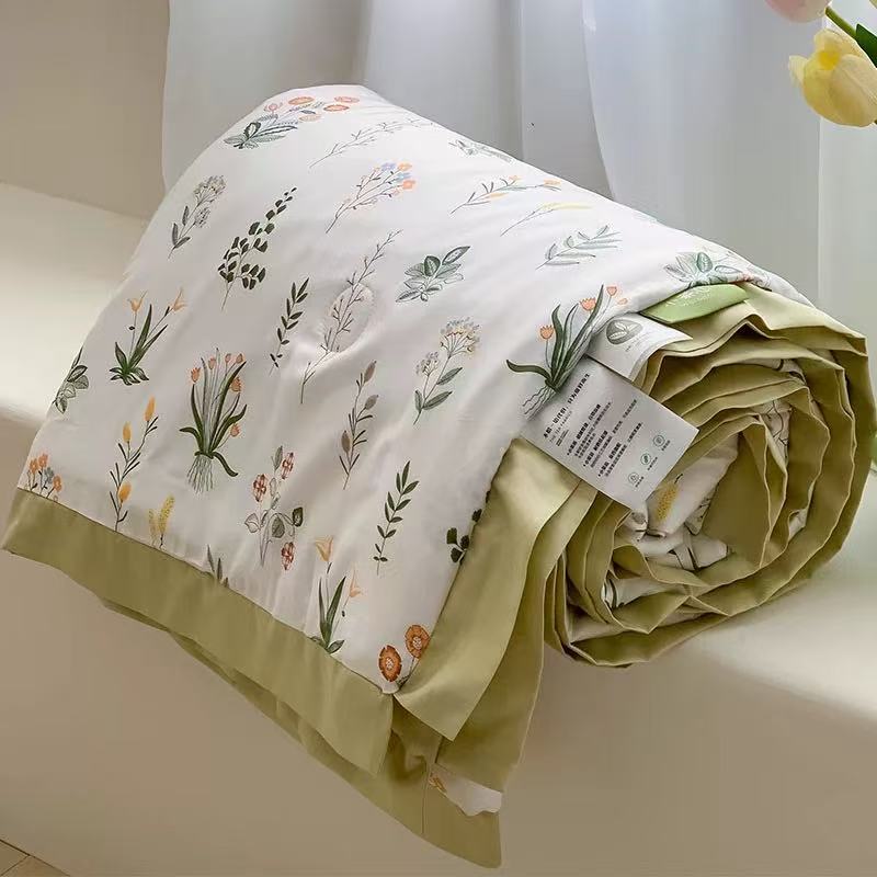 特級天絲夏被森系碎花圖案、萊賽爾材質細節及物理涼感補能展示