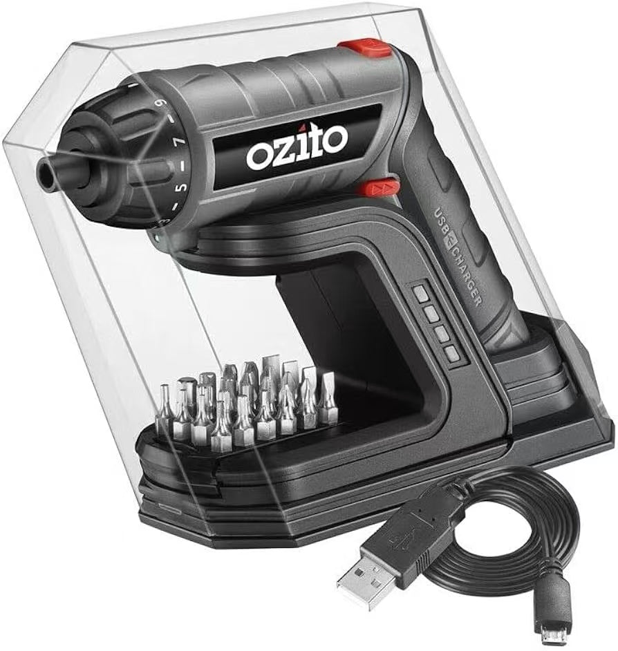 Ozito 3.6V USB 充電式起子機完整套裝，包含透明收納盒、27件起子頭以及專用 USB 充電線，適合居家 DIY 維修。