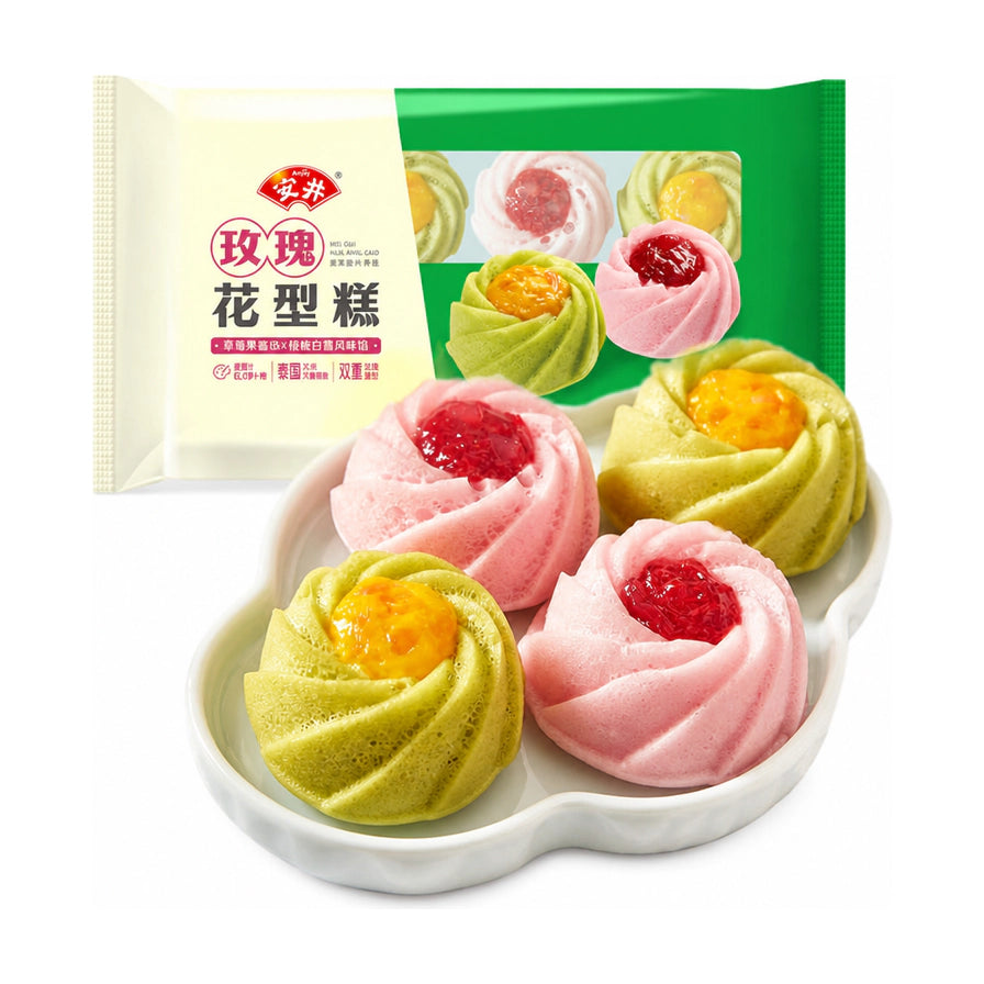 安井玫瑰花型糕，白色托盘中摆放着粉色和绿色的花朵造型点心，背景为商品包装袋。