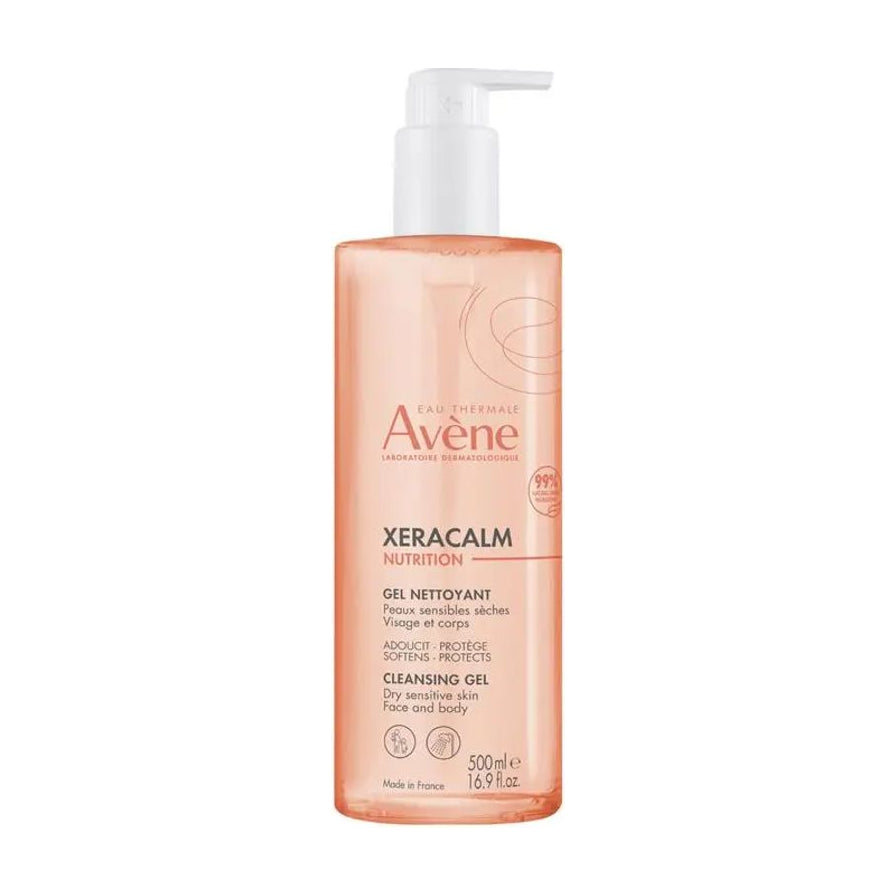 雅漾 Avène 洁肤凝胶 500ml 瓶装正面图，透明橙色瓶身配白色按压泵头，瓶身印有 XeraCalm Nutrition 系列标识。