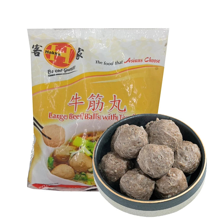 牛筋丸实物展示，内含细碎牛蹄筋，口感脆弹有嚼劲