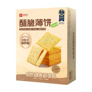 良品铺子酥脆薄饼海苔味300g盒装，包装正面展示了层叠的方形薄饼，标注有非油炸、0反式脂肪酸及海苔味等产品卖点。