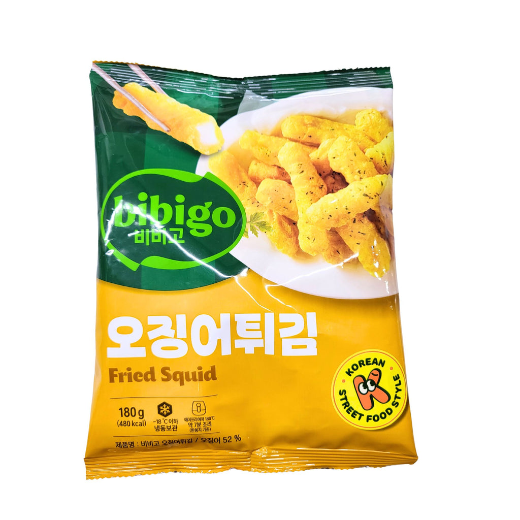 Bibigo 酥炸鱿鱼包装袋正面，展示金黄酥脆的成品图与品牌标识