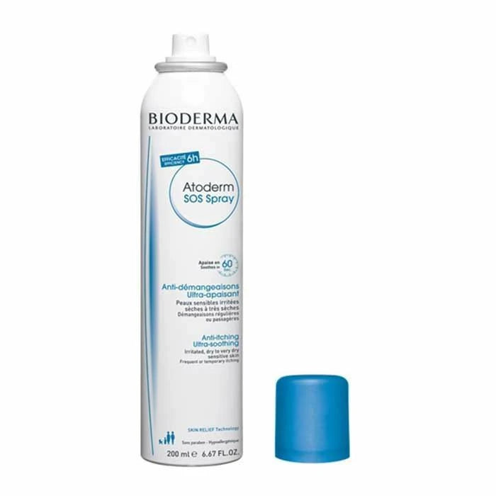 贝德玛 Atoderm SOS 舒缓保湿喷雾 200ml 瓶身正面图，白色瓶身配蓝色标签