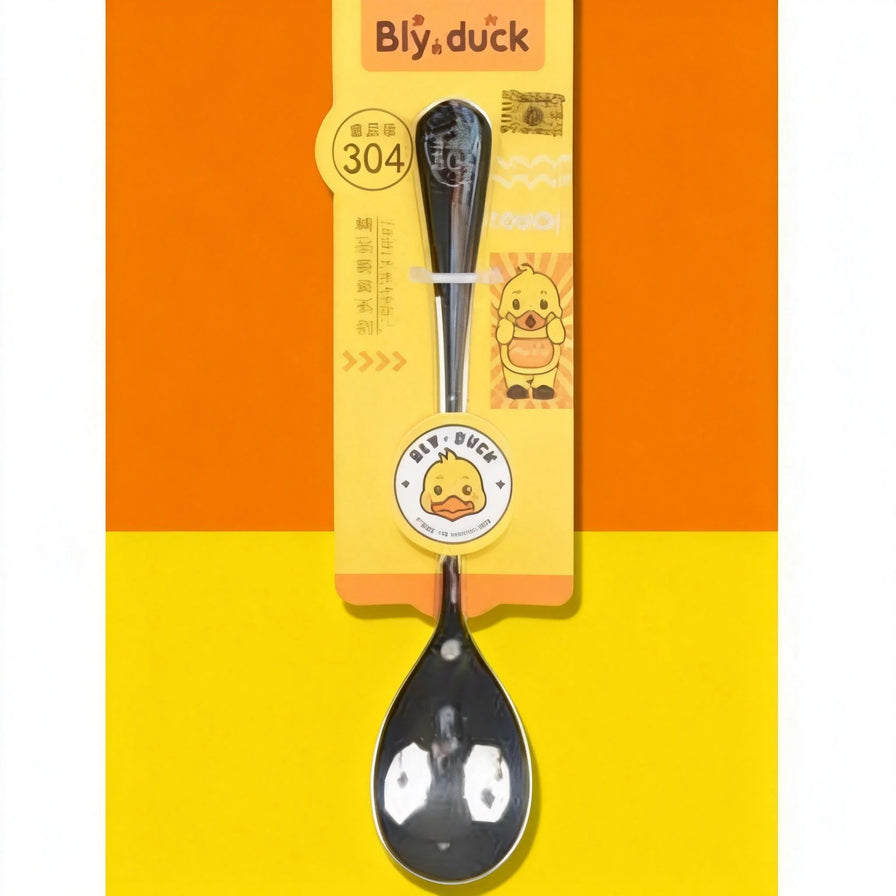 Bly.duck小黄鸭系列不锈钢餐具，展示了带有304食品级标识的黄色包装及亮面不锈钢勺子细节。