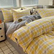 奶油风黄灰格子四件套亲肤磨毛床单被套清新卧室场景展示