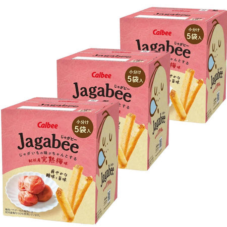 卡乐比 Jagabee 梅子味薯条单包特写，展示日式带皮切割工艺与包装细节