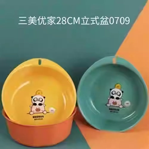 加厚卡通脸盆正面实拍图，展示加深盆体与萌趣图案