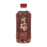 怡宝酸梅汤 450ml 瓶装正面图，深棕色瓶身印有“酸梅”大字及品牌 Logo，红色瓶盖，白色背景。