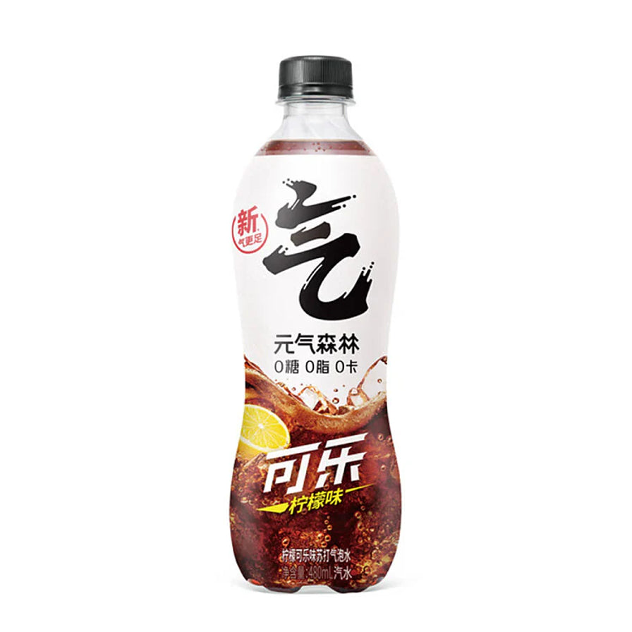 元气森林可乐柠檬味苏打气泡水480ml瓶装正面图，包装展示可乐色泽与柠檬切片。