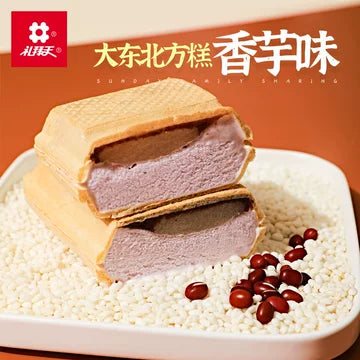 香芋味糯米方糕冰淇淋近景，紫色芋泥夹心搭配酥脆格子外皮