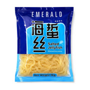 EMERALD 爽脆海蜇丝 1kg 包装正面图，蓝色包装袋，透明窗口可见内部淡黄色海蜇丝，标有 Salted Jellyfish 字样。