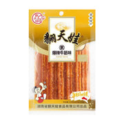 翻天娃经典辣条爆辣牛筋味包装正面图，黄色包装袋，可见内部长条状辣条。