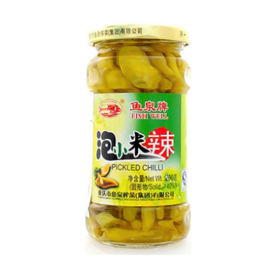 鱼泉牌泡小米辣 260g 玻璃瓶装正面图，标签显示品牌及净含量信息。