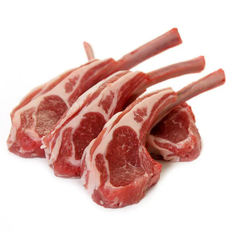 四片装新鲜小羊架生肉特写，肉质紧实带骨，适合炖汤或火锅。