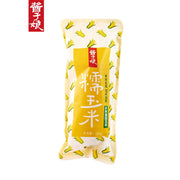带皮新鲜糯玉米特写，颗粒饱满，色泽自然