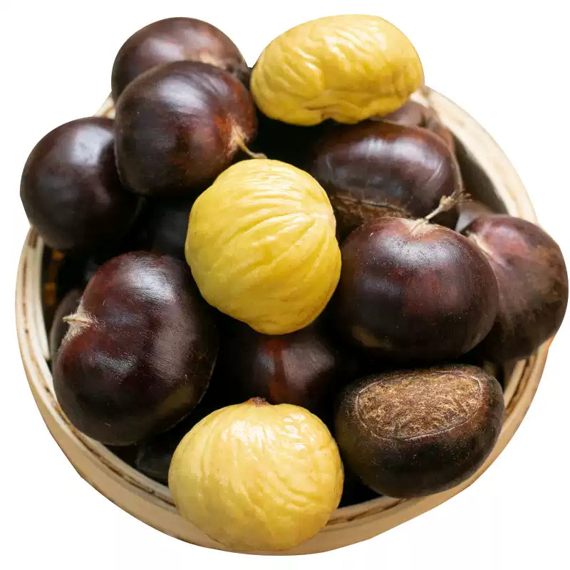 袋装特级冷冻去壳板栗仁，果肉金黄饱满，适合炖汤或烤制零食。