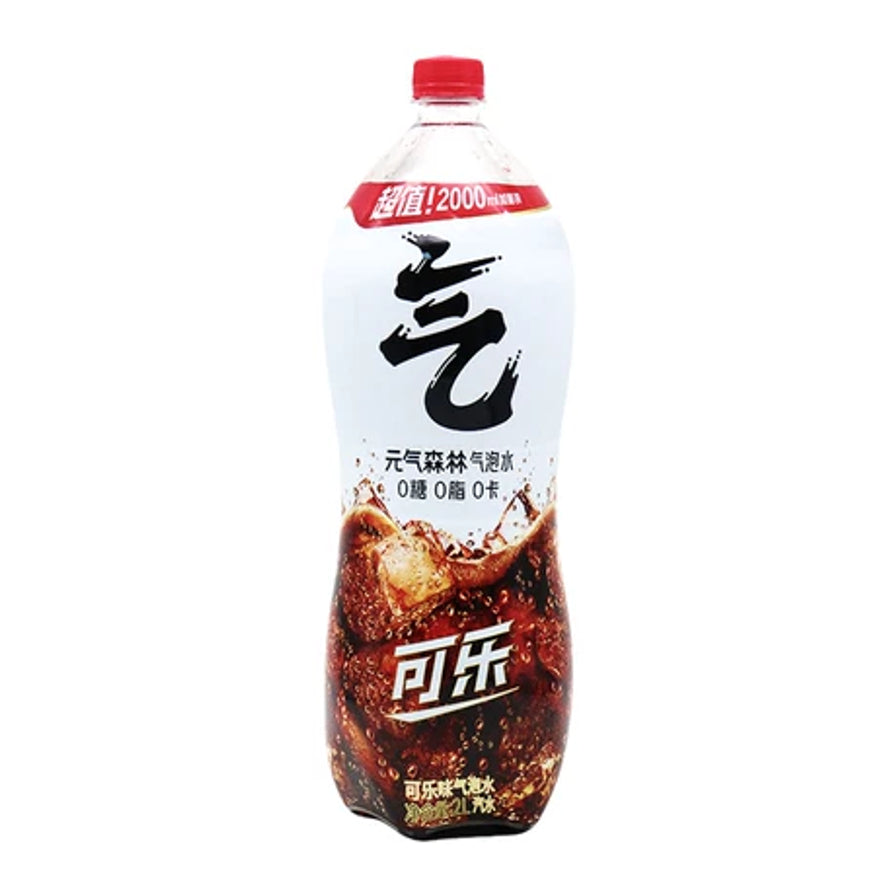 元气森林可乐味气泡水2L大容量分享装，瓶身展示冰爽可乐气泡图案，标注0糖0脂0卡。