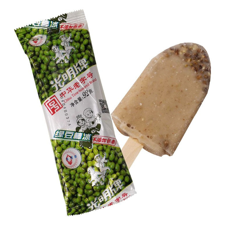 光明绿豆棒冰包装正面图，绿色主调包装显示绿豆口味老式冰棍