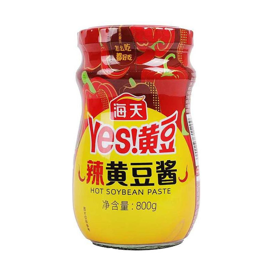 海天辣黄豆酱800克瓶装，正面包装展示海天品牌Logo、辣黄豆酱字样及辣椒图案，标注净含量800g。