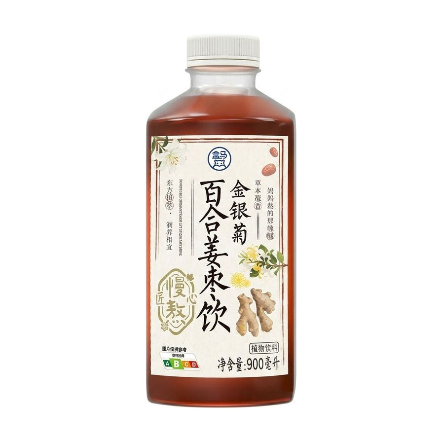 盒马金银菊百合姜枣饮 900ml 植物饮料正面产品图，瓶身标签清晰展示品名及净含量。