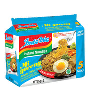 Indomie 营多捞面烤鸡味五连包包装正面，展示特色风味产品外观