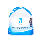 ITO 一次性洗脸巾卷装与抽式包装对比展示，蓝色束口防尘袋设计。