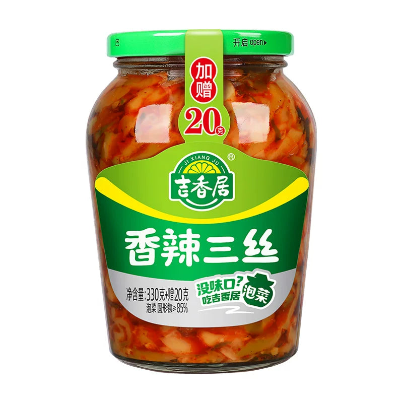 吉香居香辣三丝 350g 玻璃瓶正面图，红油包裹榨菜萝卜海带丝