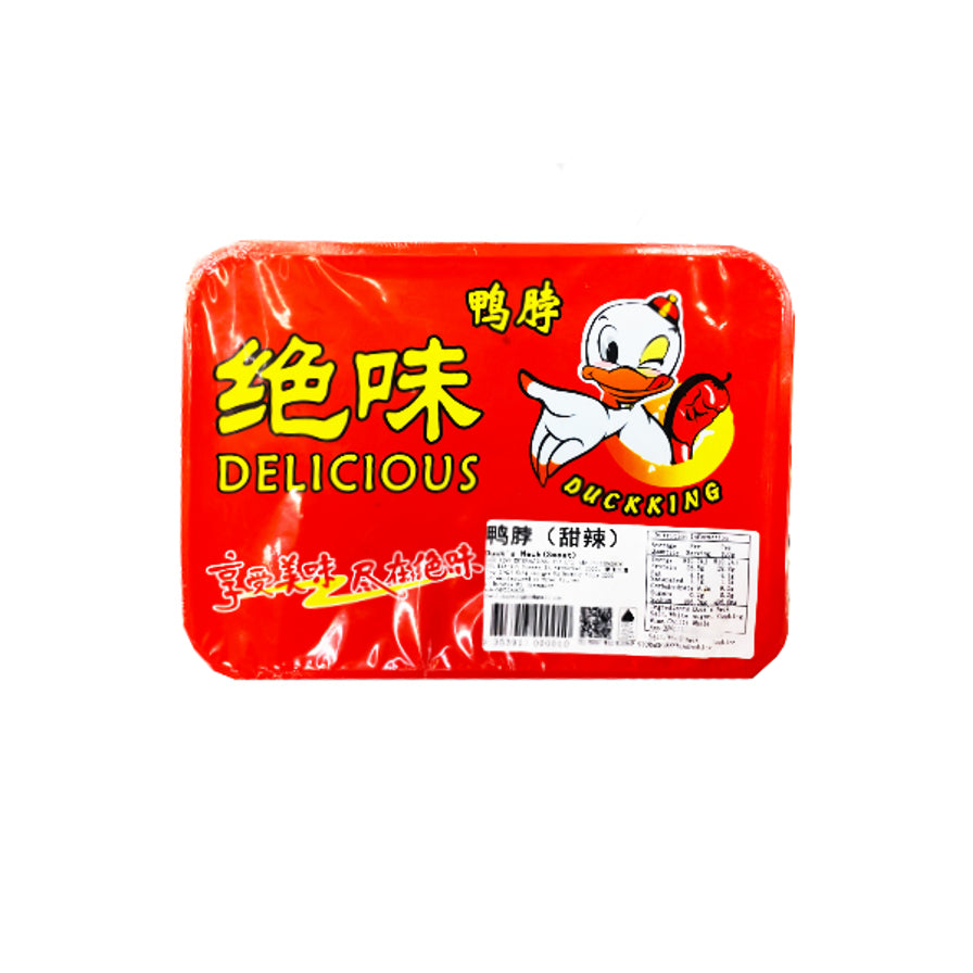 绝味甜辣鸭脖红色塑封包装正面，包装上印有甜辣口味字样。