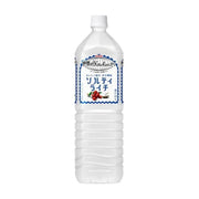 日本麒麟荔枝海盐饮料1.5L大容量瓶装，白色瓶盖，瓶身标签印有荔枝图案和日文产品名。