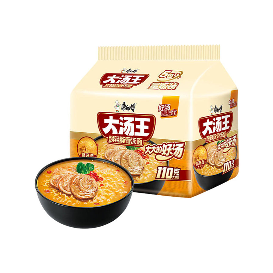 康师傅大汤王酸辣豚骨汤面，展示五包量贩装包装和一碗配有叉烧肉片、青菜的酸辣汤面。
