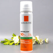 理肤泉隐形防晒喷雾 SPF50+ 瓶身正面图，白色简约包装，适合敏感肌日常通勤使用