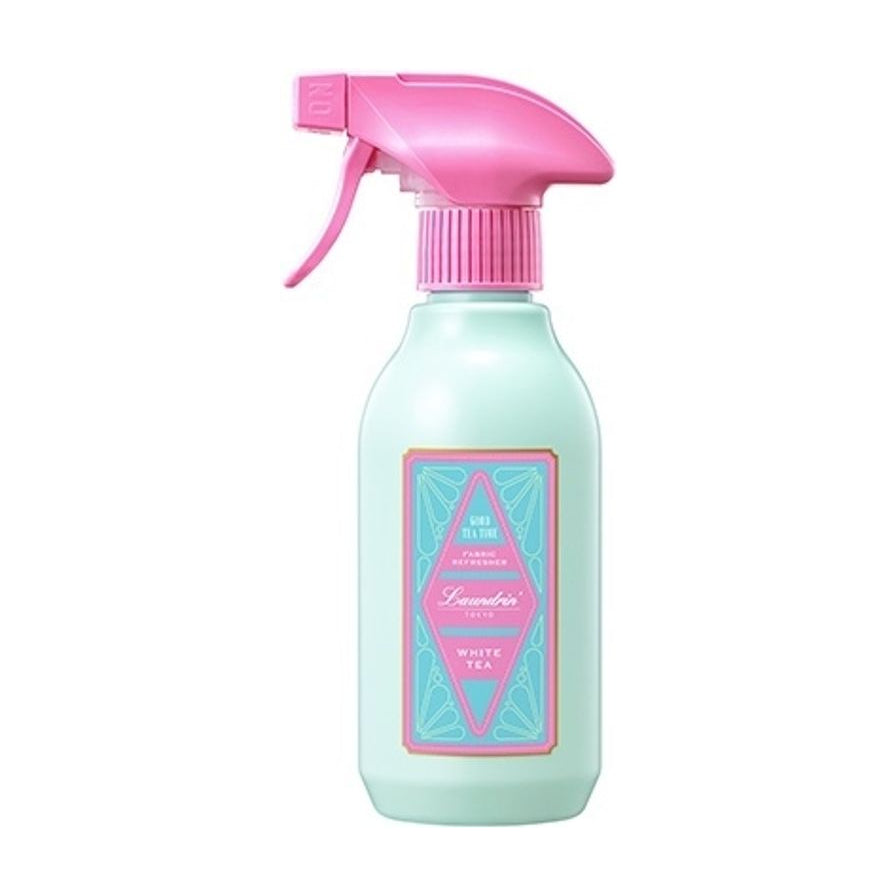 Laundrin 衣物清香喷雾白茶香正面图，薄荷绿瓶身搭配粉色喷头，标签设计清新雅致。