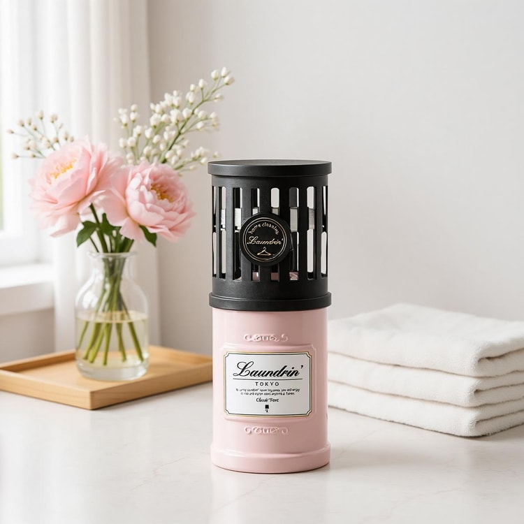 Laundrin 室内香氛产品细节图，展示瓶身标签与花果香调说明文字