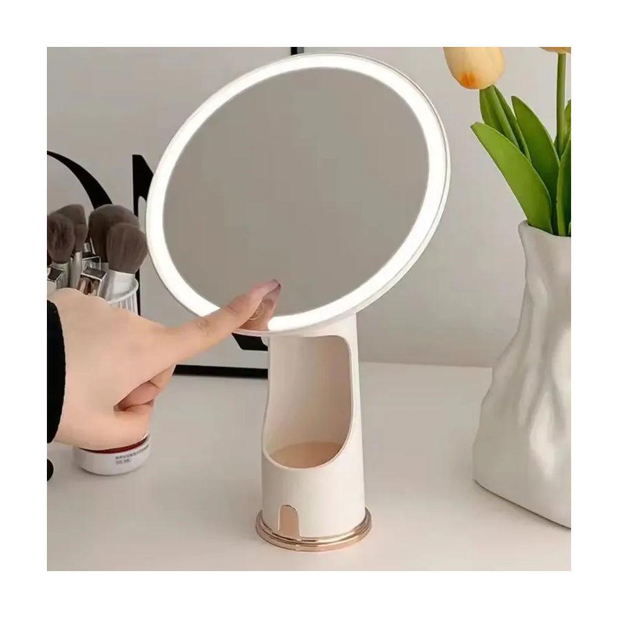 手指触摸 LED 化妆镜开关，展示桌面使用场景及收纳功能。