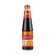 李锦记豉油鸡汁瓶装正面图，红色标签印有品牌Logo、产品名称及诱人的鸡翅成品图。