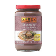 李锦记幼滑虾酱340克玻璃罐装，红色瓶盖，标签印有虾酱蒸肉示意图，质地细腻呈深褐色。