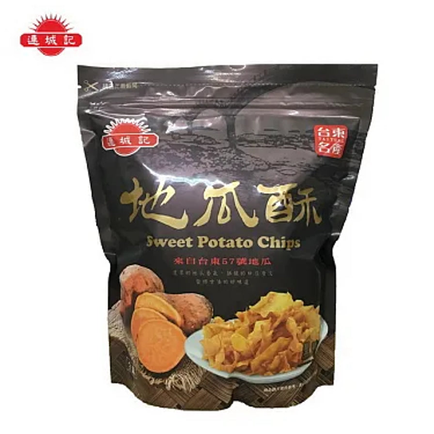 连城记黑糖地瓜酥黑色包装袋，展示了酥脆的地瓜片和新鲜地瓜切片。