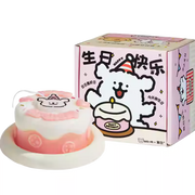 线条小狗造型香薰蜡烛标准款正面图，白色蜡体置于简约包装前