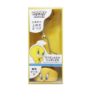 Looney Tunes 翠儿联名款睫毛夹带收纳盒的黄色包装盒正面展示图