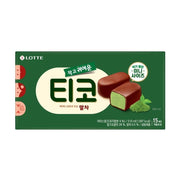 Lotte ZERO 脆饼抹茶味冰淇淋棒包装正面图，展示巧克力脆皮包裹的抹茶冰淇淋切面，配有抹茶粉装饰，绿色包装盒印有乐天品牌标识。