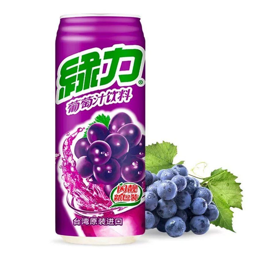 绿力葡萄汁饮料，紫色铝罐包装，配有新鲜葡萄和果汁溅射图案。
