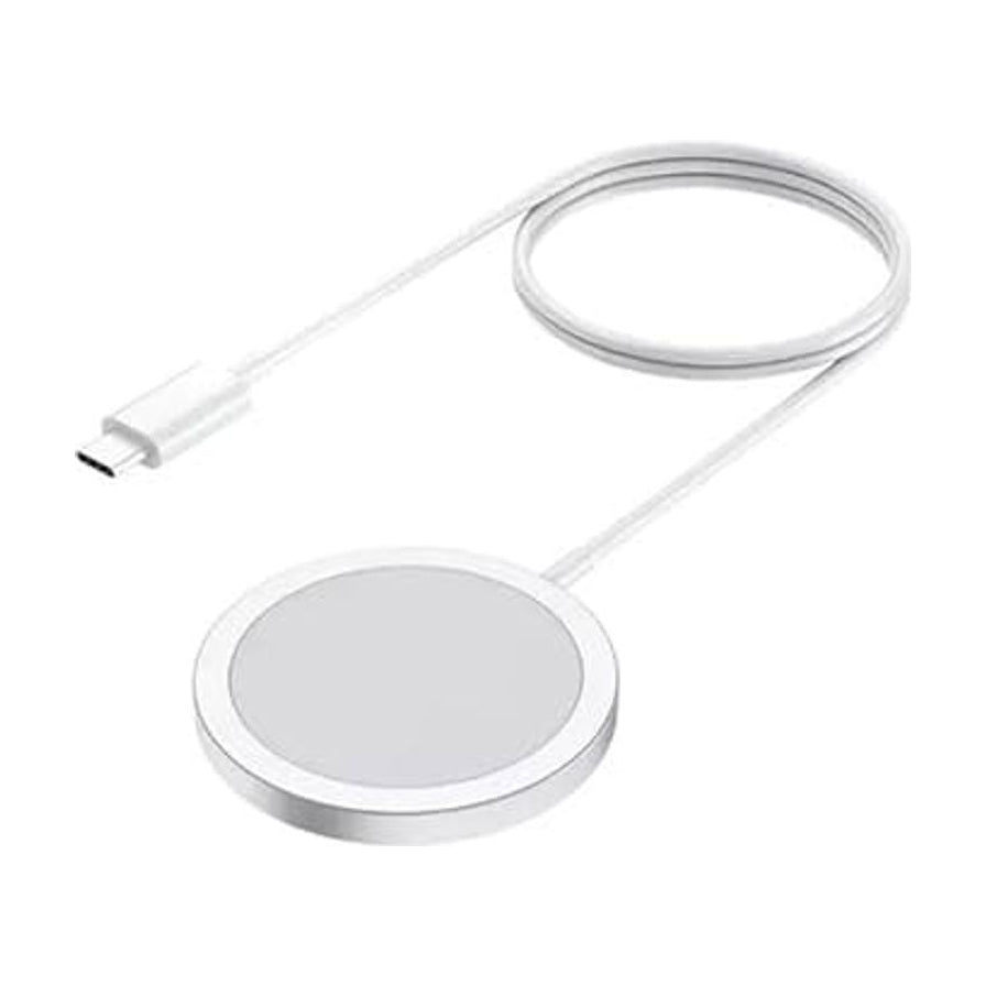 白色 MagSafe 磁吸无线充电器斜侧视图，展示轻薄的圆形充电底座与连接线缆。