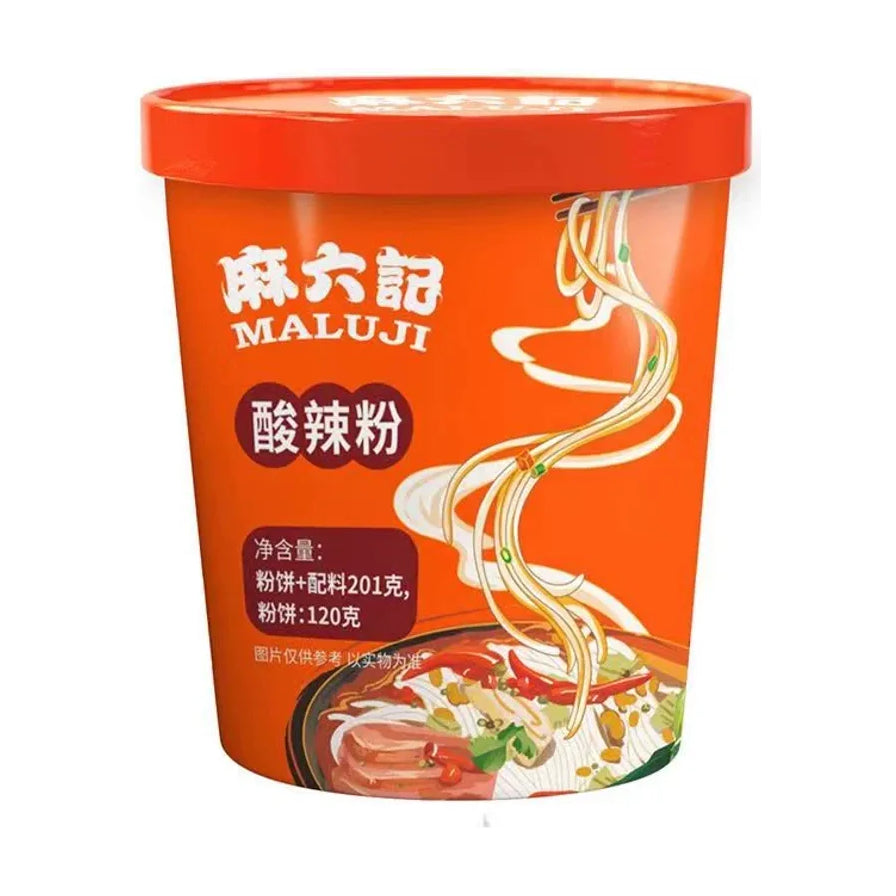 麻六记酸辣粉橙色桶装产品正面图，包装印有品牌 Logo、产品名称及净含量规格。