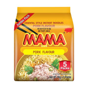 Mama 妈妈面猪肉味 5 连包包装正面图，黄色背景，印有 MAMA 品牌标识、猪肉味标识及 5 Packs 字样，下方为煮好的面条配肉末的示意图。