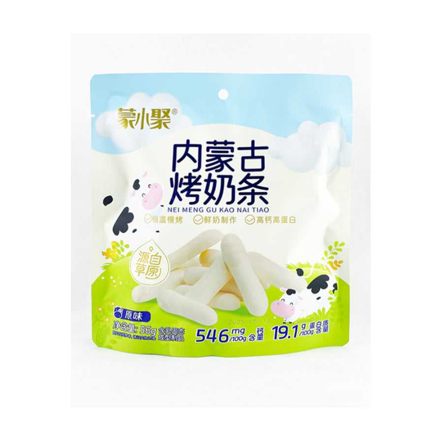 蒙小聚内蒙古烤酸奶条原味包装图，白色袋装配以蓝天白云和奶牛插画，展示了内部的长条状白色烤奶条。