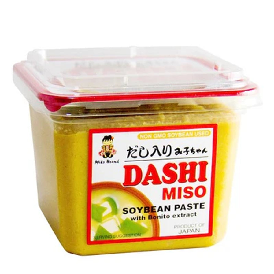 神州一出汁味增酱盒装斜侧面图，包装上印有 DASHI MISO 字样，含有鲣鱼提取物。