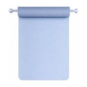 白色背景下展示的一款浅蓝色简约瑜伽垫，上方带有防滑波浪纹理，呈现自然垂挂状态。