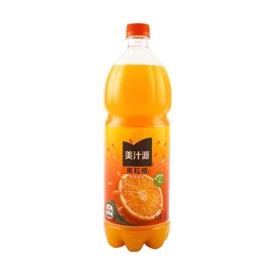 美汁源果粒橙1.25L大瓶装，瓶身印有橙子切片和果肉饱满字样