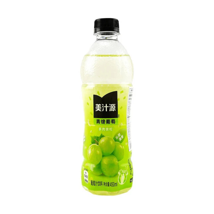 美汁源阳光葡萄汁450ml便携瓶装，黑色瓶盖，瓶身展示青提葡萄